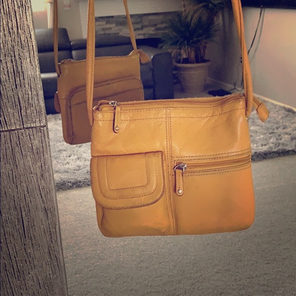 Tignanello Handbags - TIGNANELLO-leather-crossbody-purse